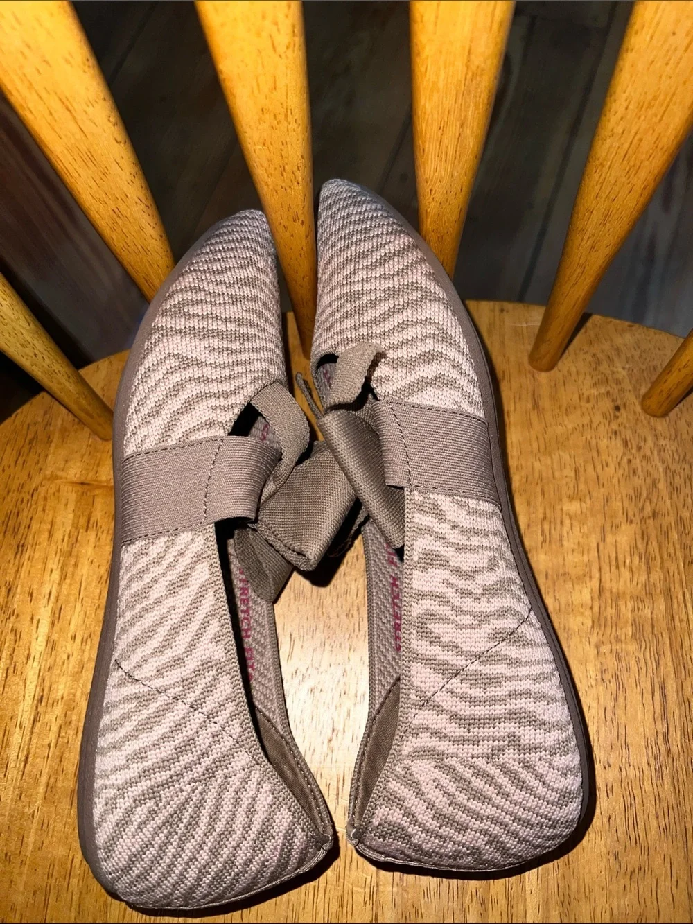 Skechers Taupe Pointed-Toe Bow Flats Cleo Size 5.5